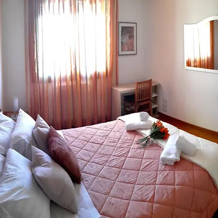 Casa Andrea Apartment *